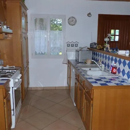 Maison A Noirmoutier, 3 Chambres, Parking, Proche - Fr-1-823-114